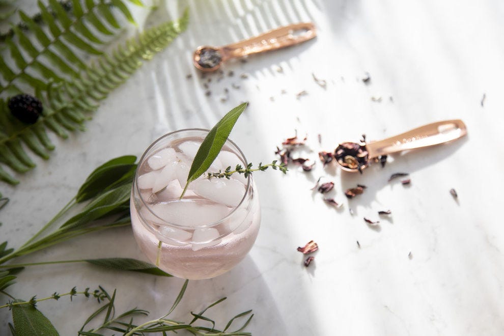 Le mot "Gin" vient du terme français pour genévrier