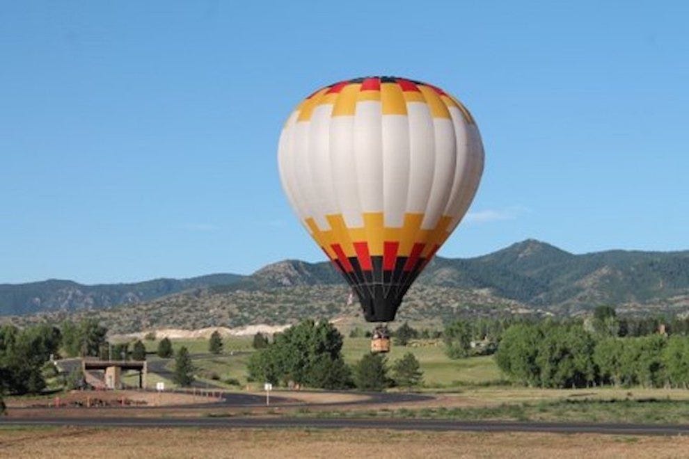 L'entreprise gagnante vole au-dessus du Colorado