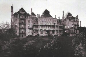 1886 Crescent Hotel and Spa