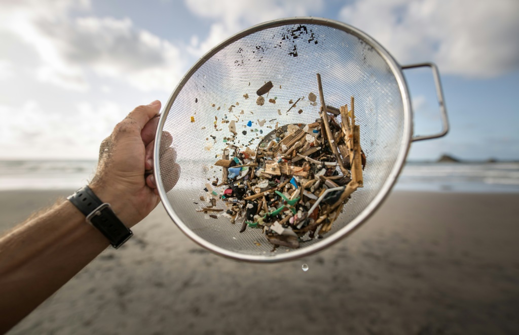 Lire la suite à propos de l’article Les bébés nourris au biberon pourraient ingérer 2 millions de microplastiques chaque jour