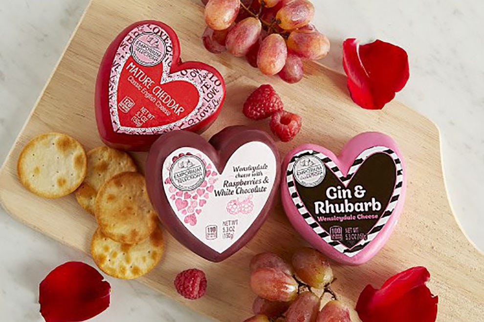 La boîte de fromages de la Saint-Valentin d'Aldi comprend trois types de fromages en forme de cœur