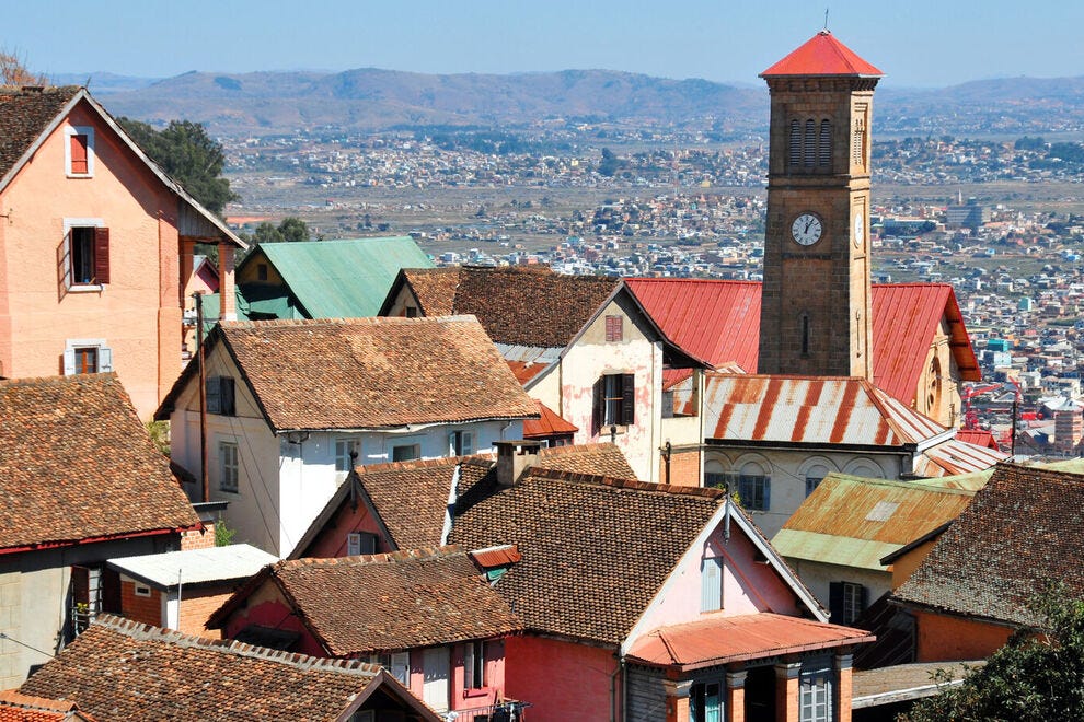 Antananarivo, Madagascar: toits de la ville haute et des montagnes