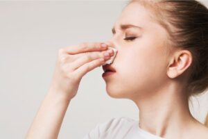 Remèdes contre les saignements de nez, causes, comment agir et quoi ne pas faire