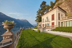 Swank Villa del Lago at Lake Como, Italy