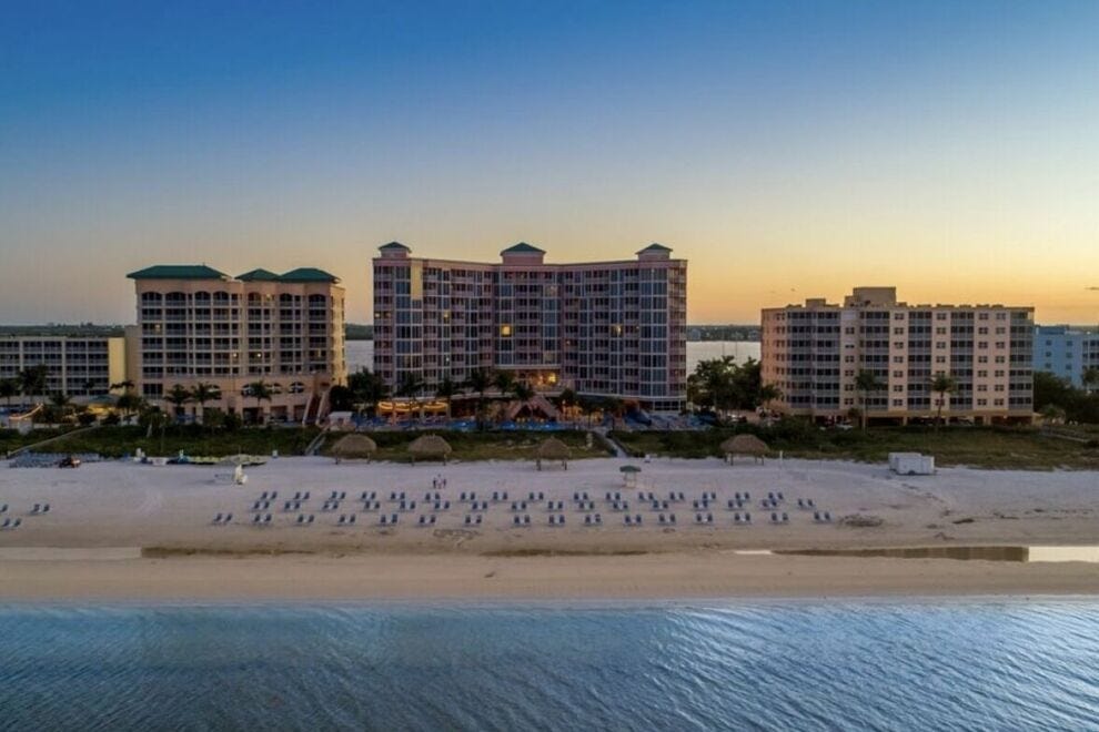 Naviguez, trempez ou nagez pour vous détendre ici à Fort.  Myers