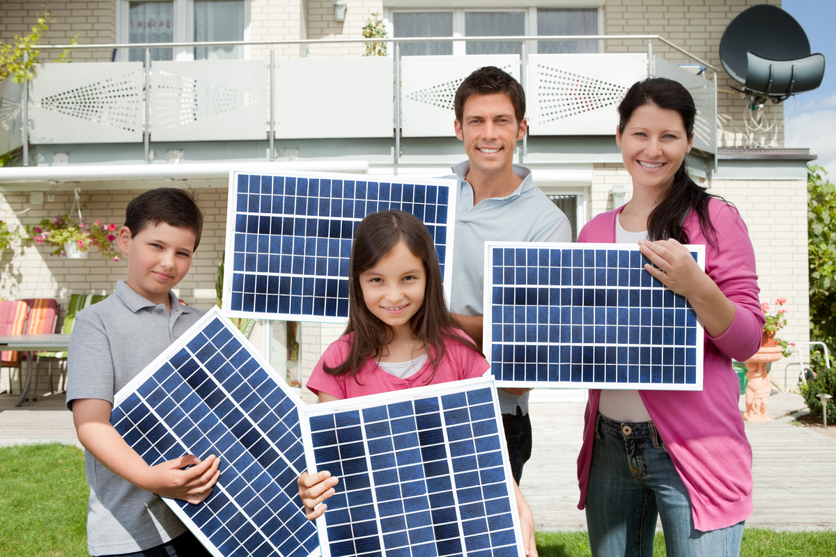 Lire la suite à propos de l’article Comment fonctionnent les panneaux solaires, expliqués aux enfants