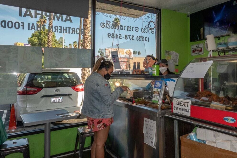 Bien que le Northern Thai Food Club ait un menu imprimé, de nombreux clients commandent à la table à vapeur