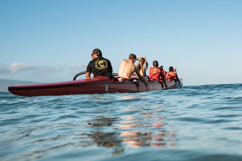 Pagayer en pirogue à balancier à Hawaï