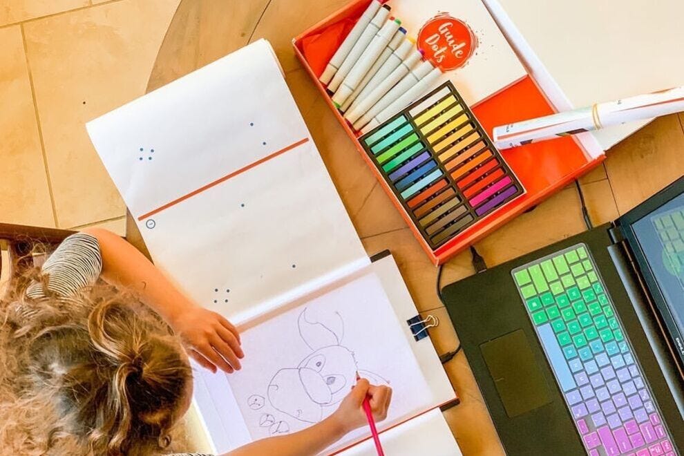 Les points guides aident les enfants à tomber amoureux de l'art