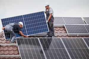 Qu'est-ce qu'un module photovoltaïque et comment est-il utilisé pour produire de l'énergie